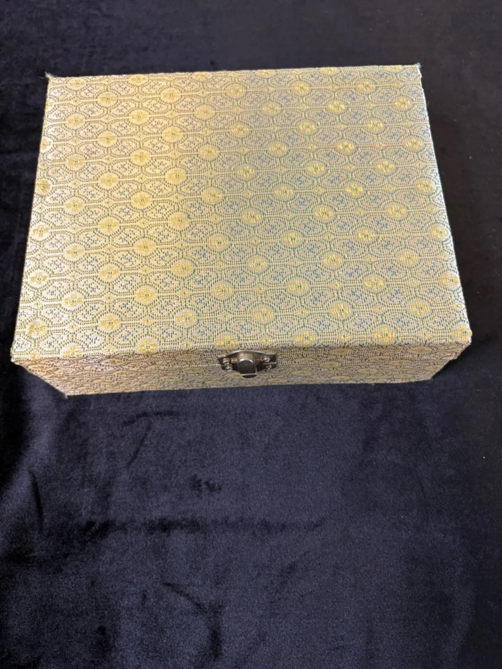 Vintage Chinese Miniature Fish-Themed Tea Serving Set - Picture 14 of 16